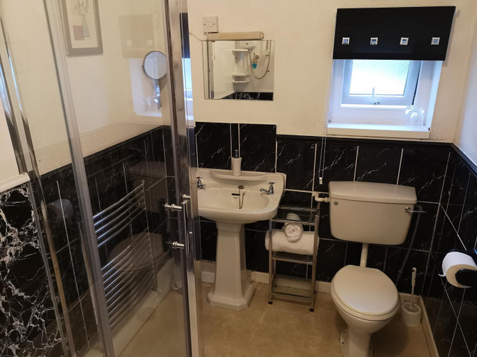 Bathroom 3, East Mount House, Cumbria