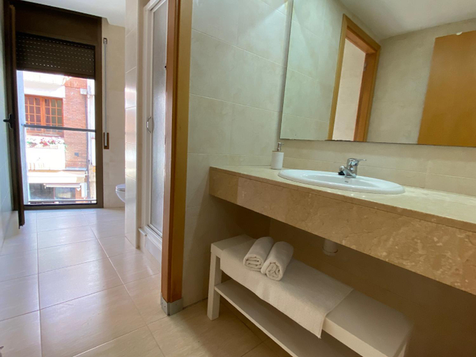 Bathroom 2, Apartments Brava, Girona
