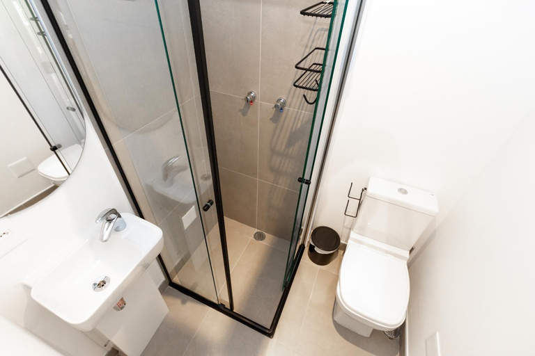 Bathroom 4, 360 VN Oscar Freire by Housi, São Paulo