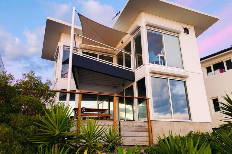 *Newly listed* Couples Clifftop Retreat, Adelaide