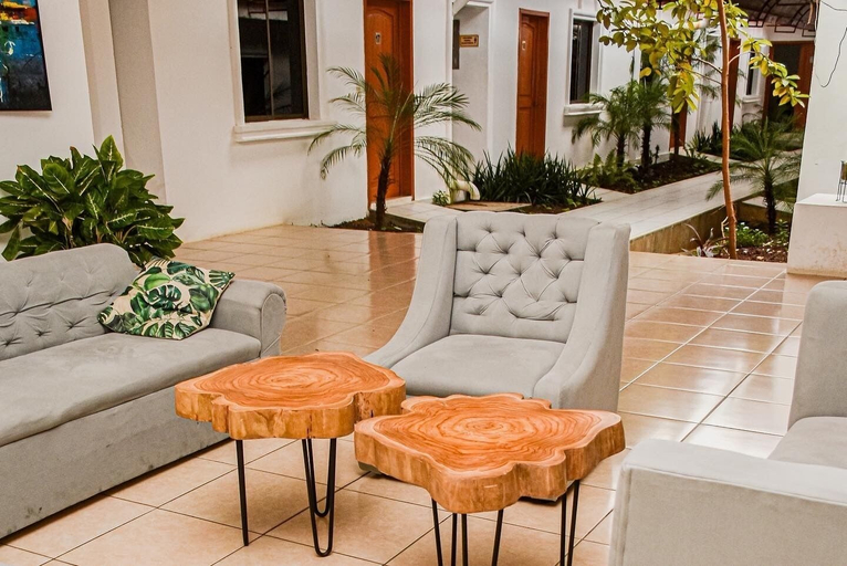Others 3, Los Vados Hotel, Managua