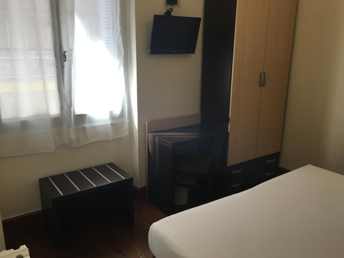 Bedroom 14