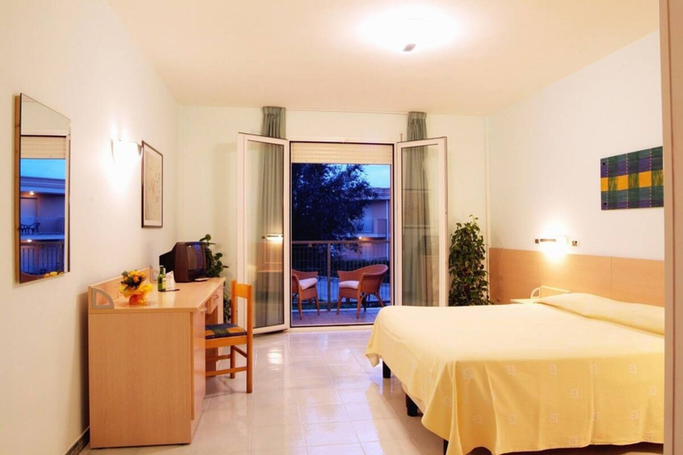 Bedroom 3, Hotel Minerva, Brindisi