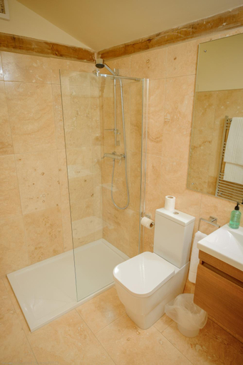 Bathroom 2, The Chalet, Oxfordshire