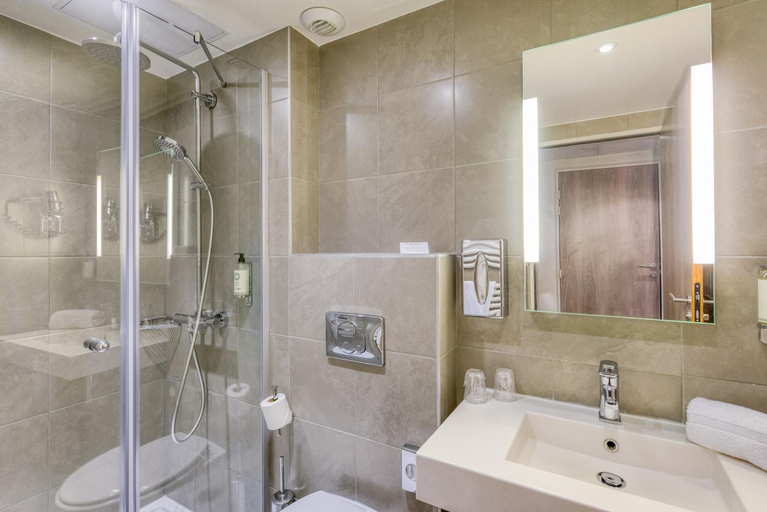 Bathroom 4, Best Western Plus Paris Velizy, Yvelines