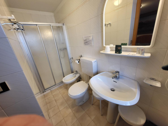 Bathroom 2, Albergo Meuble Tarandan, Udine
