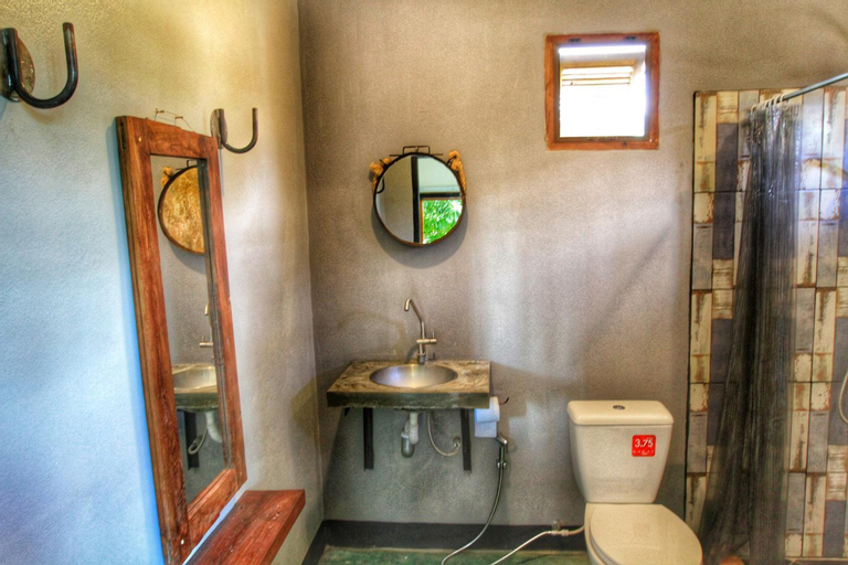 Bathroom 12