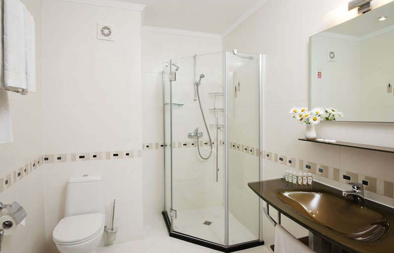 Bathroom 3, Hotel Calypso - All Inclusive, Nesebar