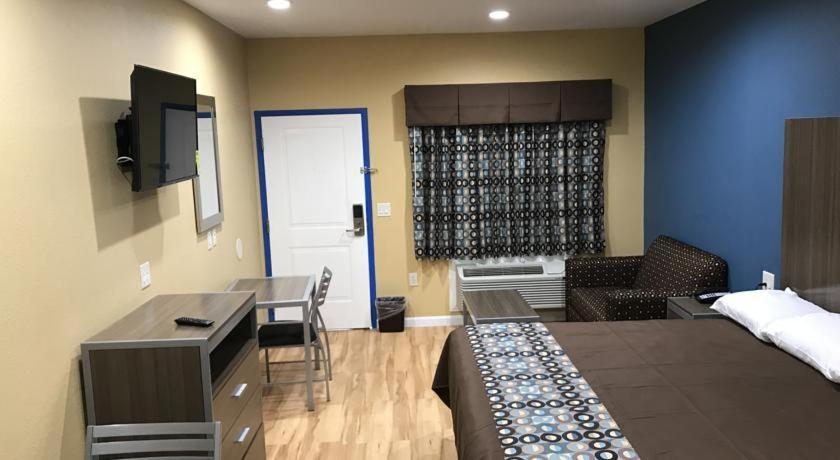 Bedroom 13