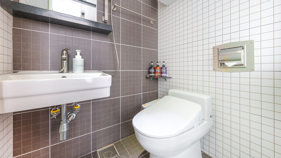 Bathroom 3, Gyeongju Wave Dokchae Poolvilla Pension, Pohang