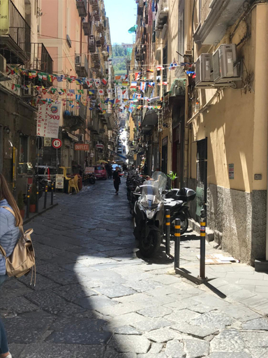 Others 2, Dilemma, Napoli
