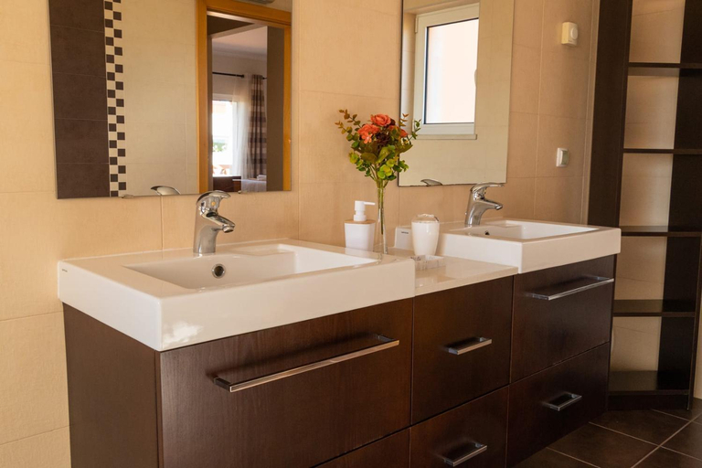 Bathroom 3, Casa Moreira, Lagos