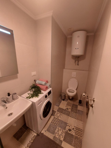 Bathroom 3, Panorama Apartments