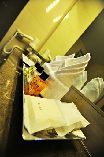 Food & Drinks
