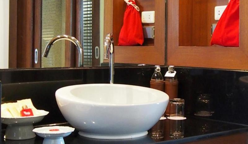 Bathroom 12