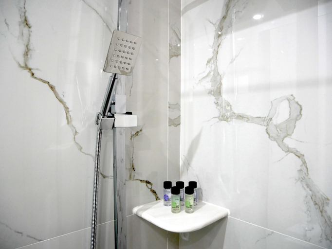 Bathroom 3, Sandra's Studios, Epirus