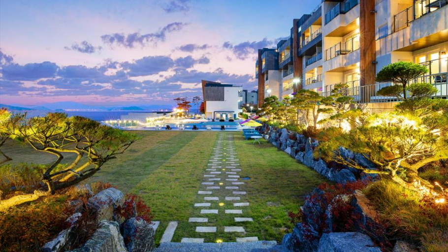 Exterior & Views 2, Ganghwa Elijah Resort, Ganghwa