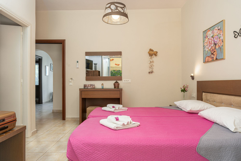 Bedroom 3, Stathis Rooms, Ionian Islands