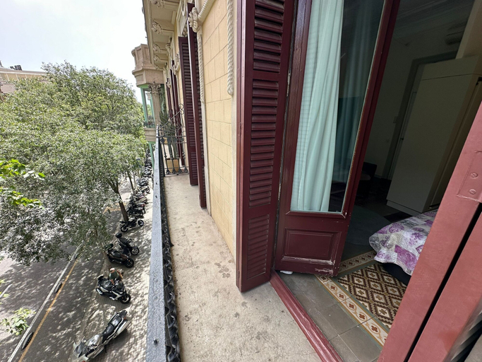Others 5, Rooms Roger, Barcelona