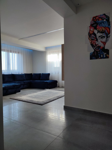 Others 5, Gamma Apartmanok es Jakuzzi, Miskolci