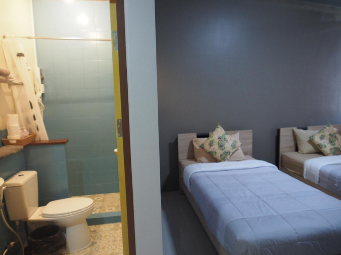 Others 3, Sriyanar Place, Dusit