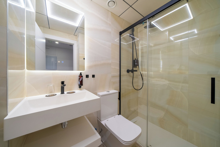 Bathroom 5, Alicante Smart, Alicante