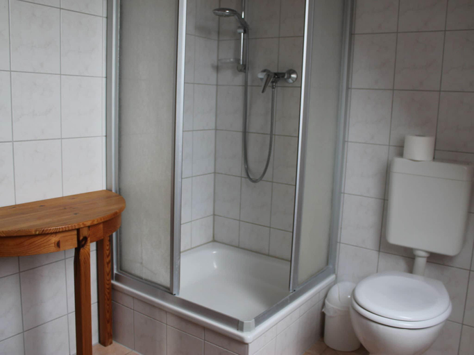 Bathroom, Wohnung in Dargun mit Schwimmbad, Mecklenburgische Seenplatte