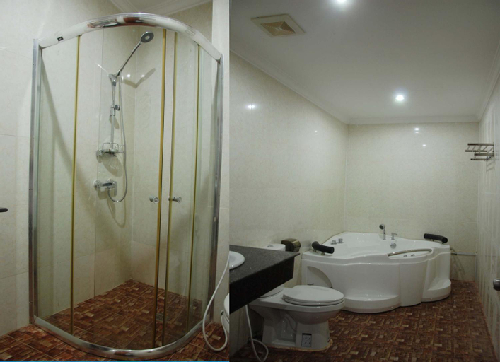 Bathroom 6