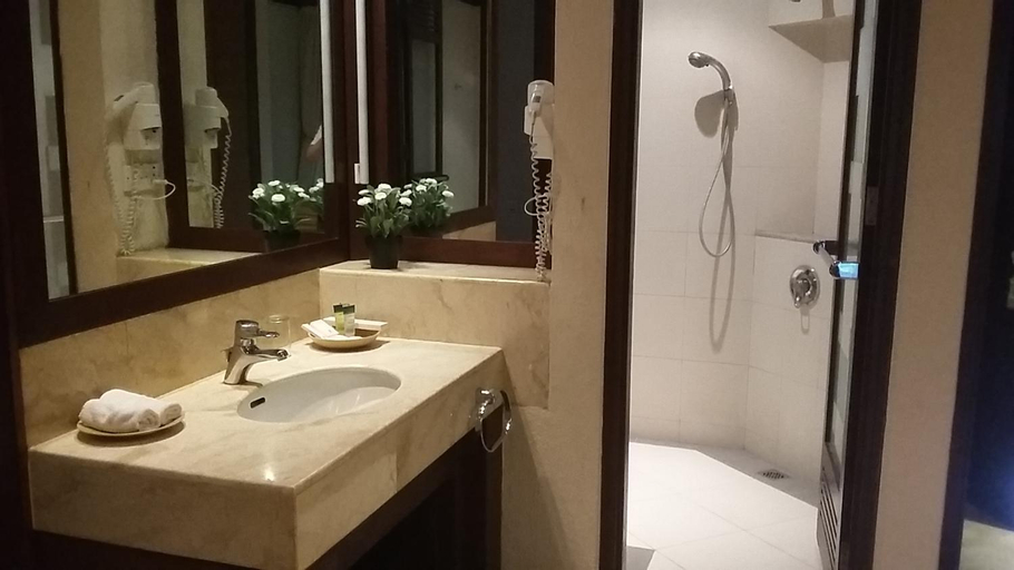 Bathroom 7