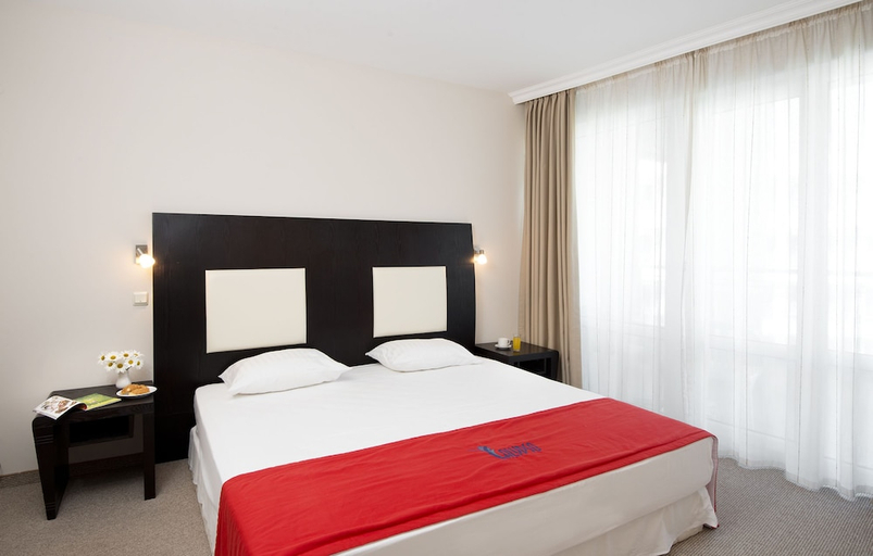 Bedroom 2, Hotel Calypso - All Inclusive, Nesebar