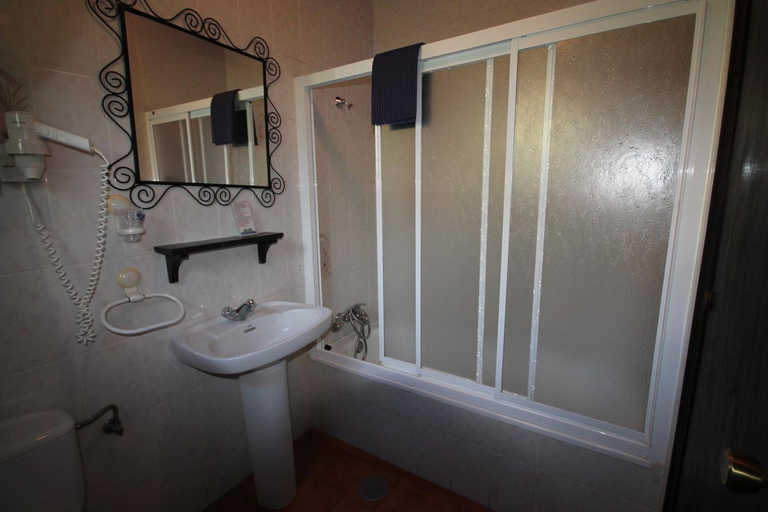 Bathroom 5, Hotel Copacabana Tarifa Beach, Cádiz