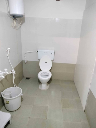 Bathroom, Hotel Gokulam, Puducherry