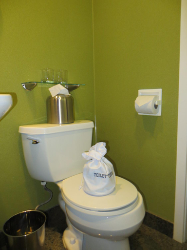 Bathroom 4, 7 Springs Inn & Suites, Riverside