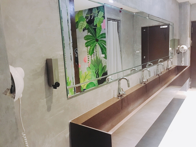 Bathroom 3, Work Inn 101, Taipei City