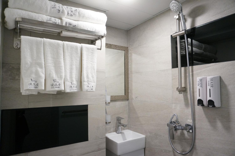Bathroom 2