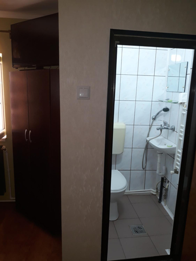 Others 5, Pensiunea Red Rock, Piatra-neamt