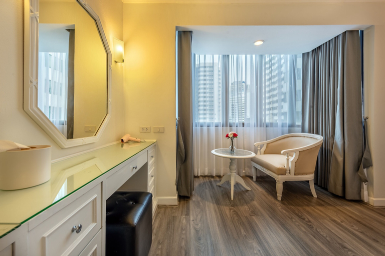 Bathroom 14
