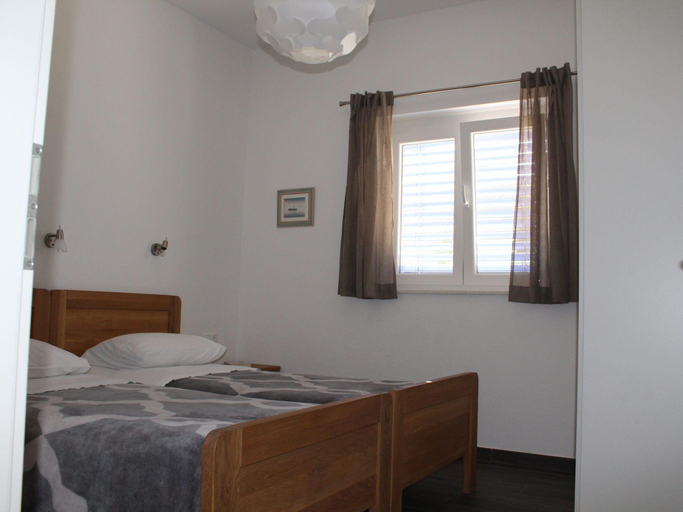 Others 2, Apartment in Veli Rat near Beaches, Sali