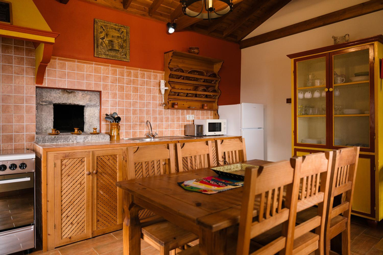 Villa Misterio, São Roque do Pico