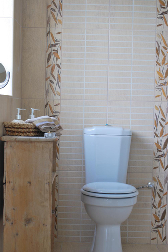 Bathroom 3, Secco's Seaview Accommodation