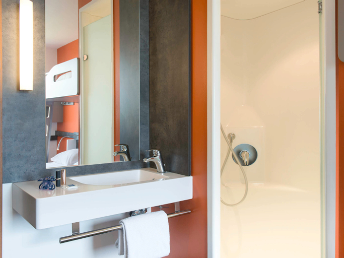 Bathroom 4