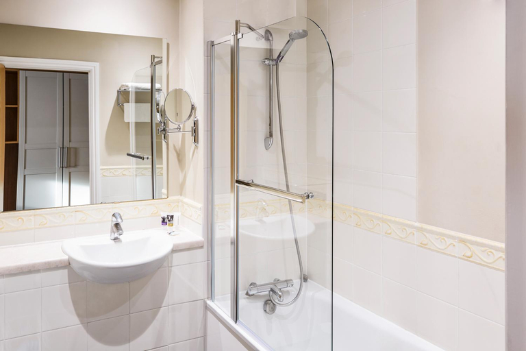 Bathroom 4, Best Western West Grange Hotel, West Berkshire