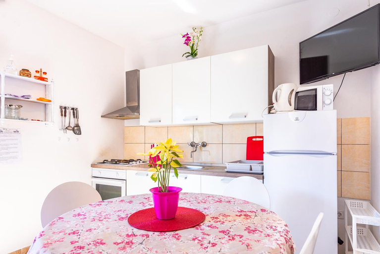 Others 4, Apartments Jadran, Pag