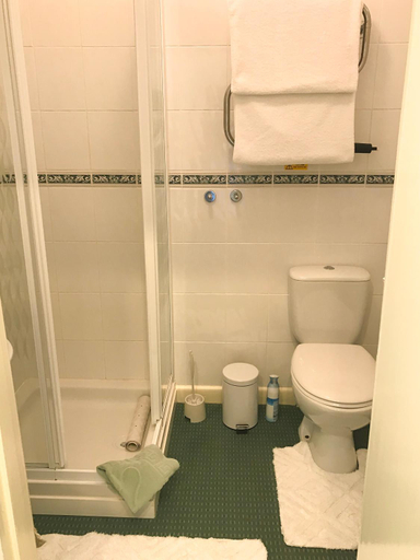 Bathroom 3, Elerkey Guest House, Cornwall