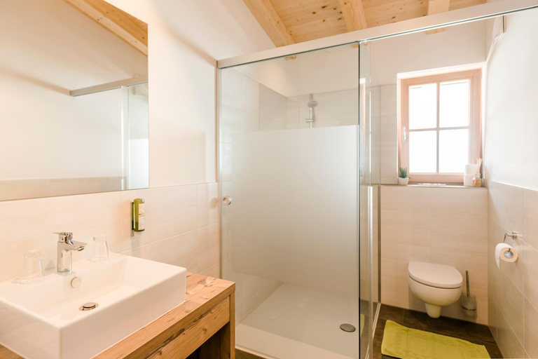 Bathroom 5, Beim Hochfilzer Superior 4 Sterne, Kufstein
