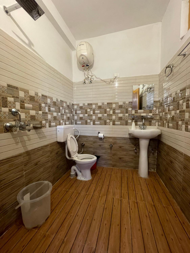 Others 4, Bir Nest Hostel, Kangra
