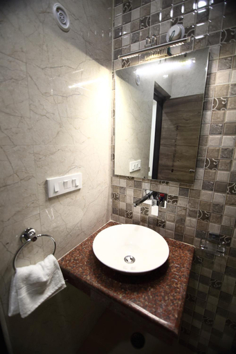 Bathroom 3, Regal Hotel and restaurant, Mathura