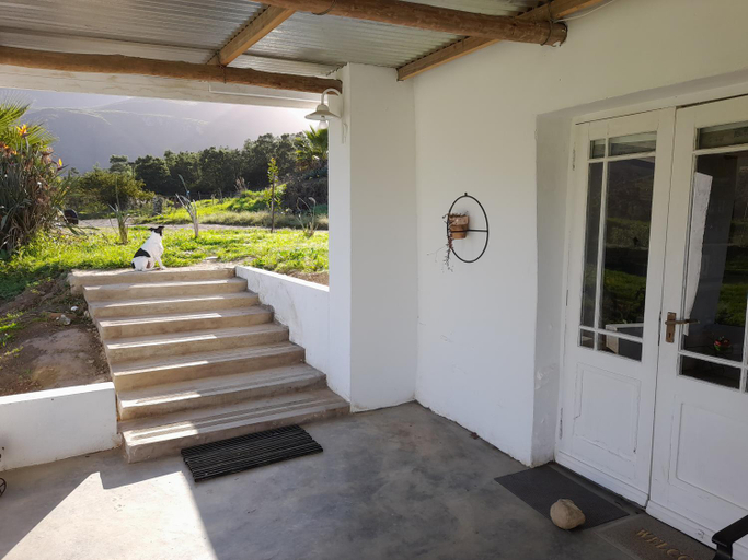 2, Die Hoenderhok and Die Plaashuisie, Overberg