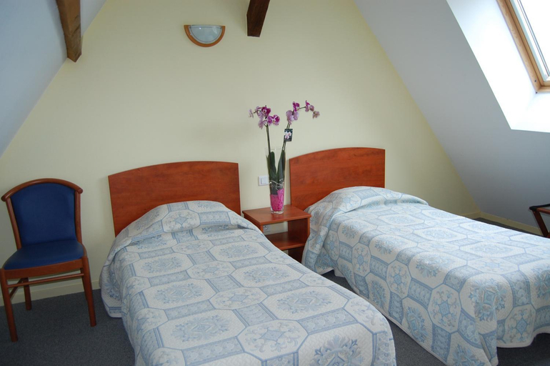 Others 2, Appart'hotel La Suze sur Sarthe, Sarthe