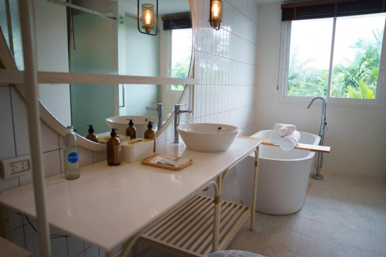 The Pin Boutique Resort Krabi - Tap to explore photos